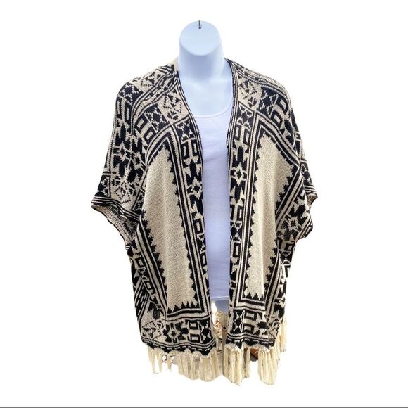 Flying Tomato Western Boho Poncho Sweater with Fringe Size Small/Medium - Picture 2 of 12